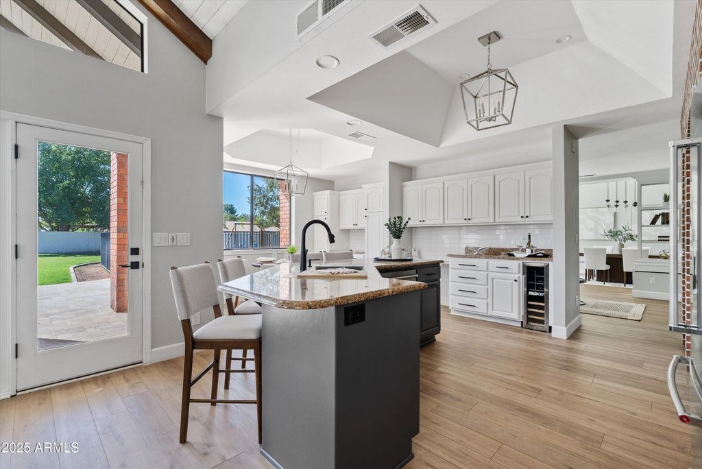 Image 15 of property listing at 1831 E LINDA Lane, Gilbert, AZ 85234