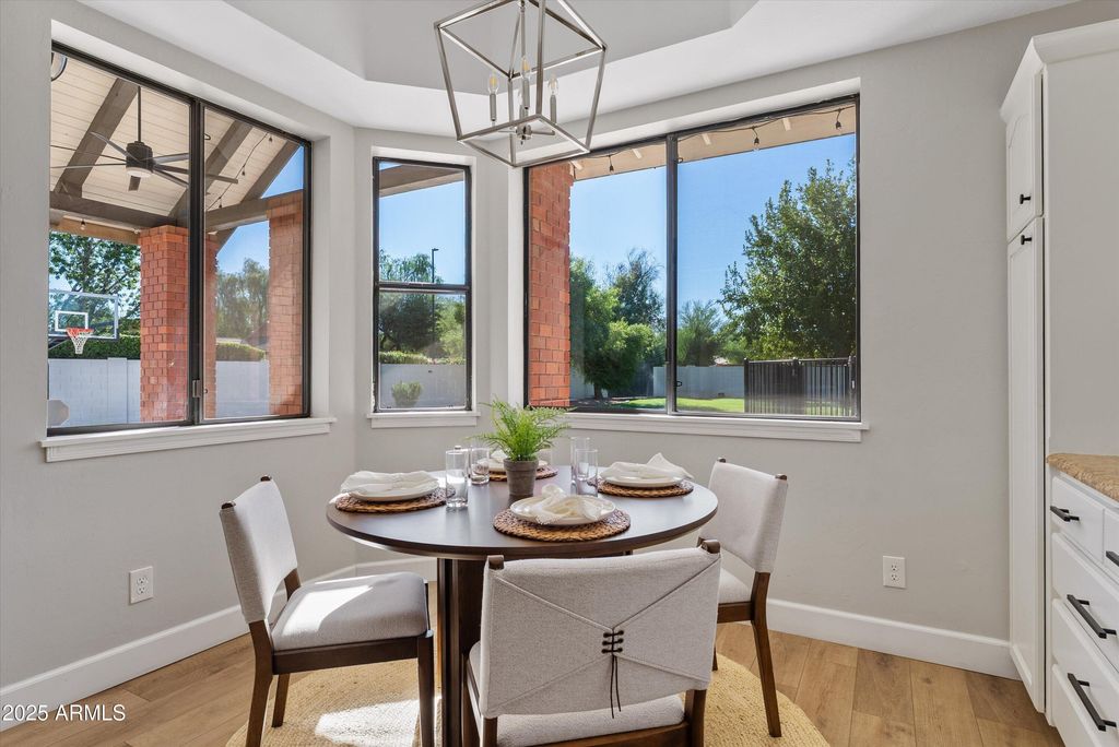 Image 17 of property listing at 1831 E LINDA Lane, Gilbert, AZ 85234