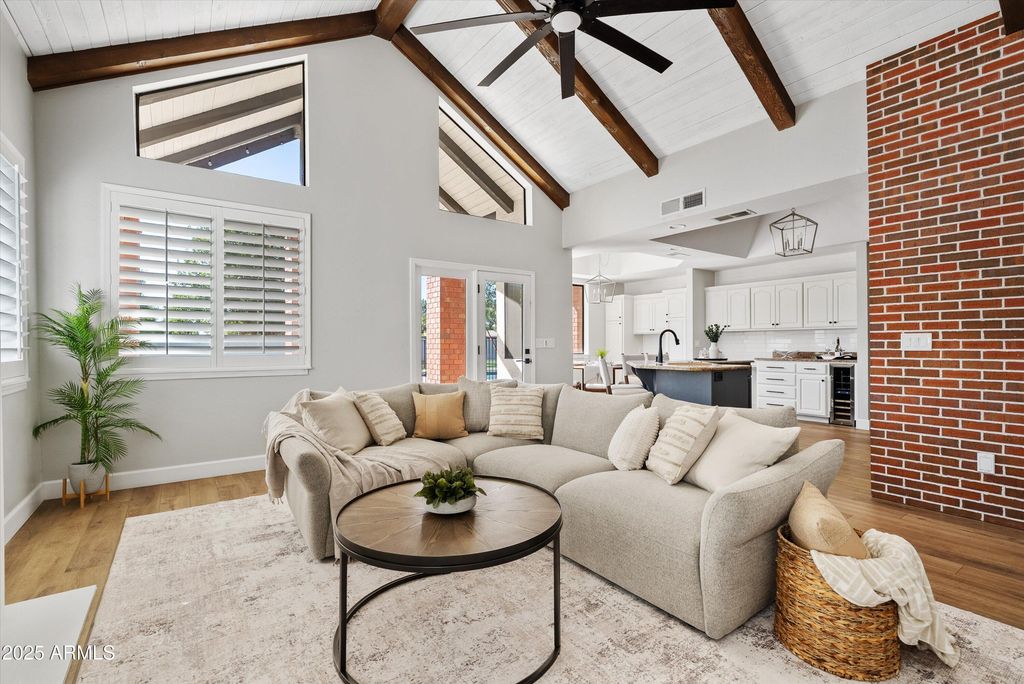 Image 19 of property listing at 1831 E LINDA Lane, Gilbert, AZ 85234