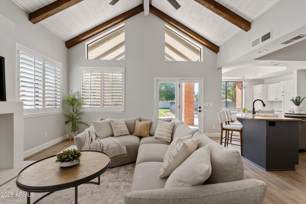 Image 22 of property listing at 1831 E LINDA Lane, Gilbert, AZ 85234