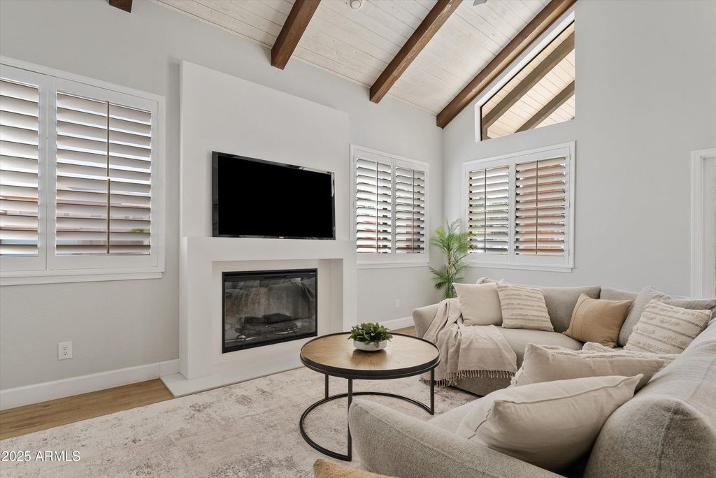 Image 23 of property listing at 1831 E LINDA Lane, Gilbert, AZ 85234