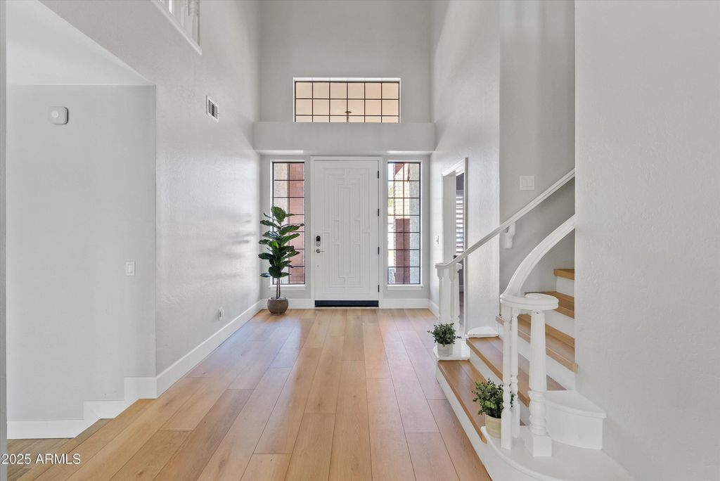 Image 4 of property listing at 1831 E LINDA Lane, Gilbert, AZ 85234