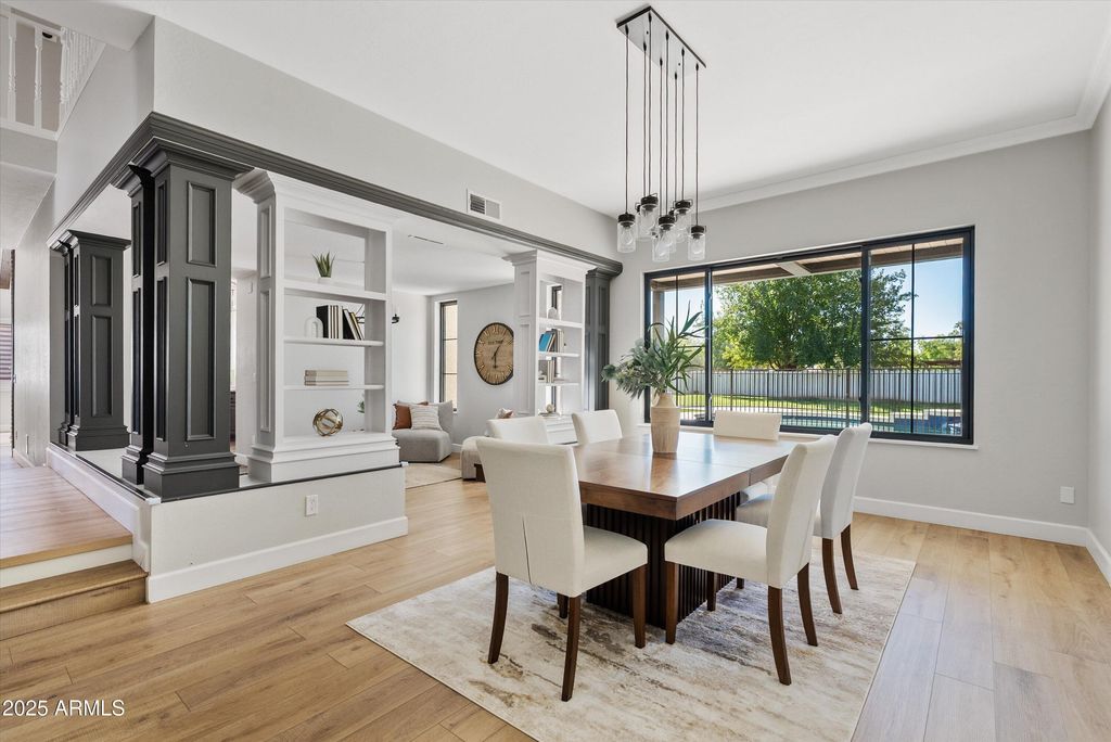 Image 6 of property listing at 1831 E LINDA Lane, Gilbert, AZ 85234