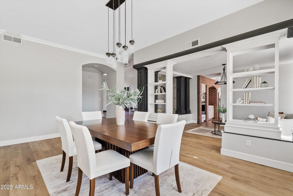 Image 7 of property listing at 1831 E LINDA Lane, Gilbert, AZ 85234