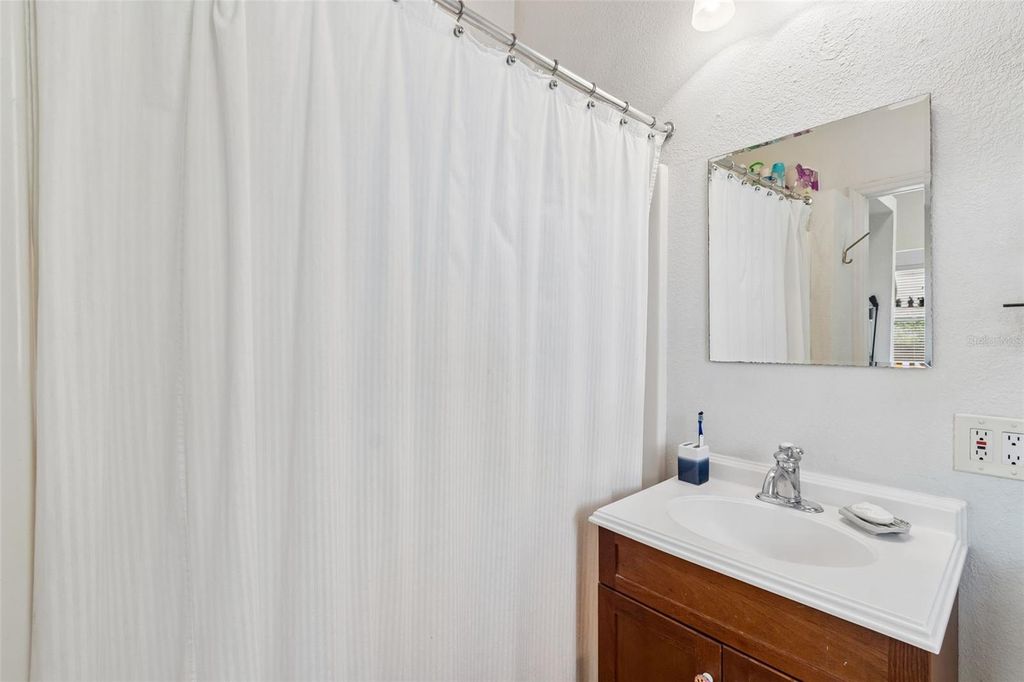 Image 33 of property listing at 1314 E 15TH AVENUE, Tampa, FL 33605