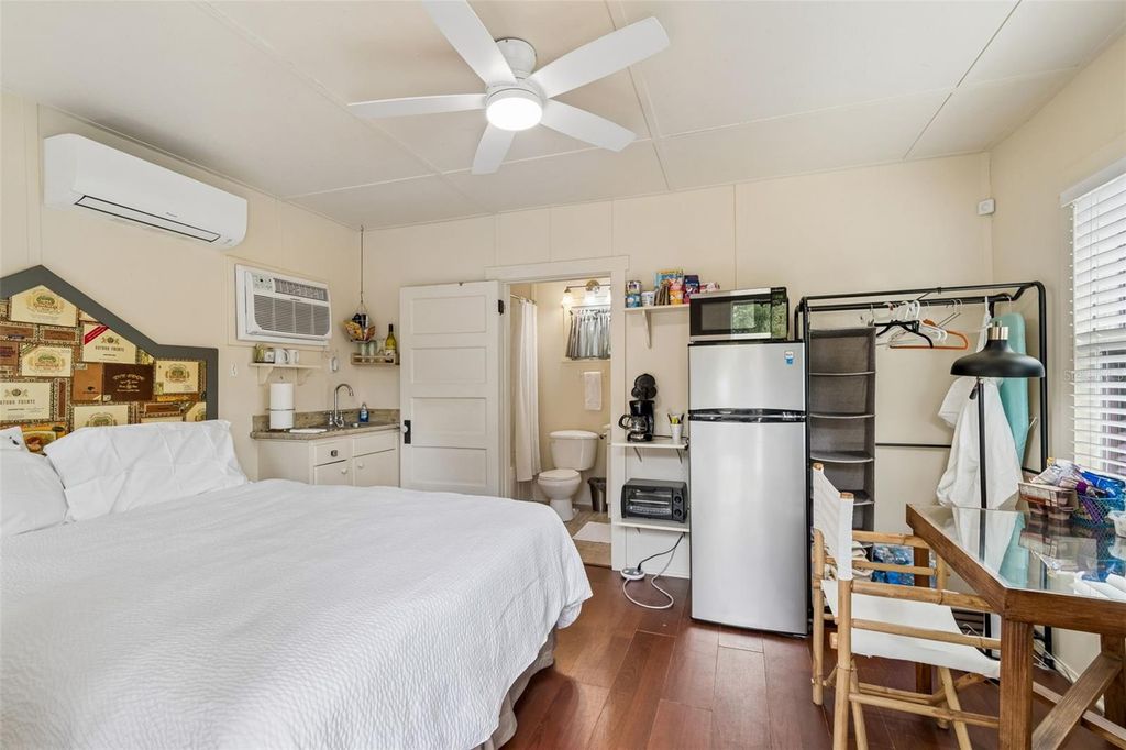 Image 40 of property listing at 1314 E 15TH AVENUE, Tampa, FL 33605