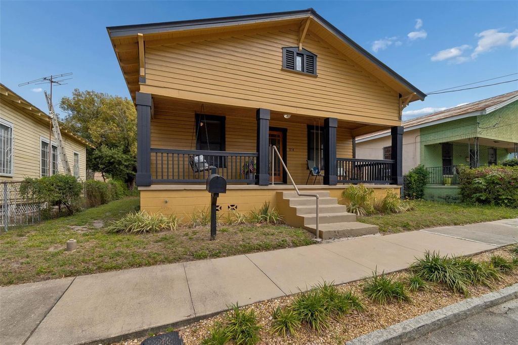 Image 5 of property listing at 1314 E 15TH AVENUE, Tampa, FL 33605
