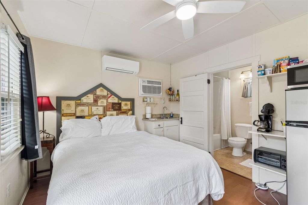 Image 41 of property listing at 1314 E 15TH AVENUE, Tampa, FL 33605