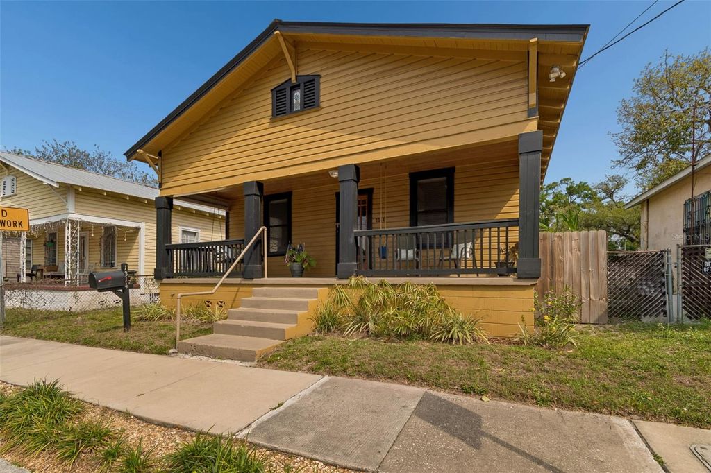 Image 6 of property listing at 1314 E 15TH AVENUE, Tampa, FL 33605