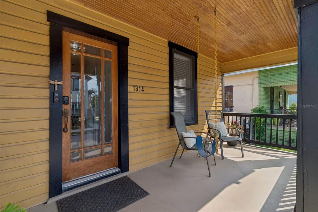 Image 7 of property listing at 1314 E 15TH AVENUE, Tampa, FL 33605