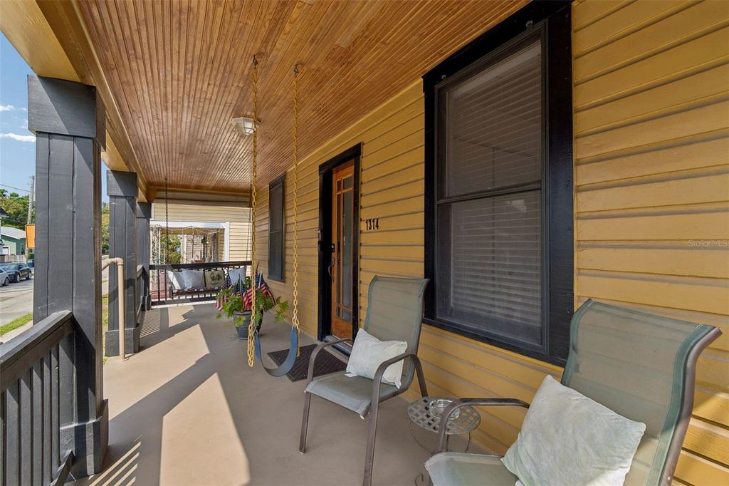 Image 8 of property listing at 1314 E 15TH AVENUE, Tampa, FL 33605