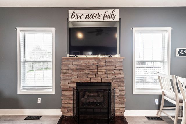 446 Robins Trl, Westmoreland, TN 37186