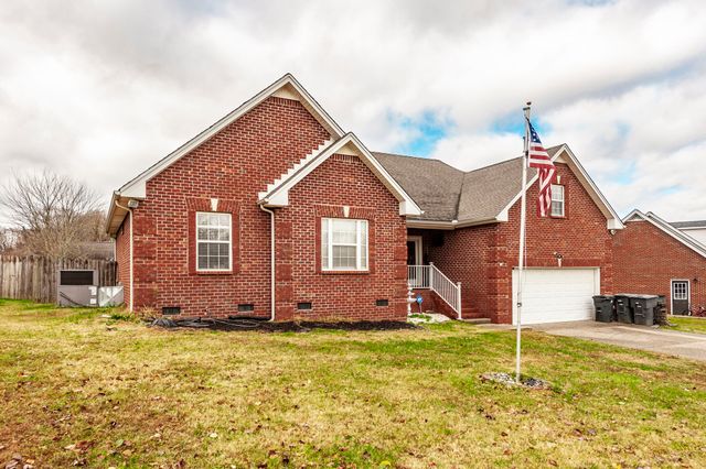 446 Robins Trl, Westmoreland, TN 37186