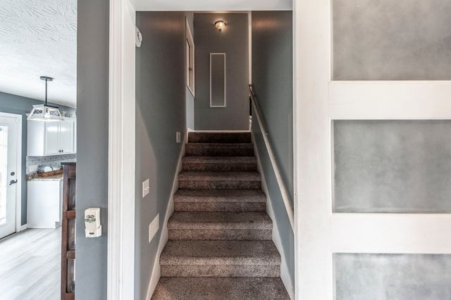 446 Robins Trl, Westmoreland, TN 37186