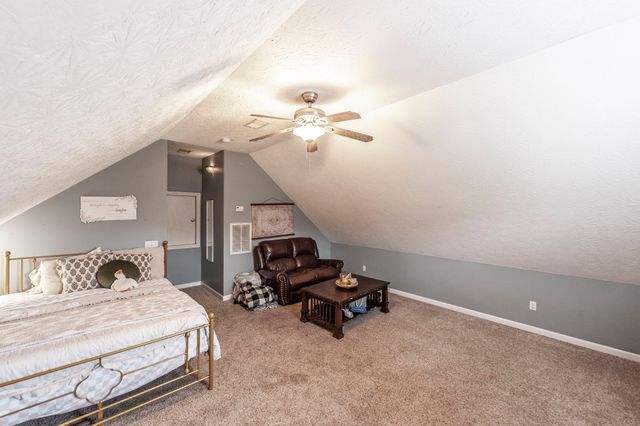 446 Robins Trl, Westmoreland, TN 37186