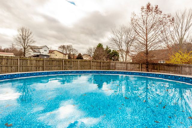 446 Robins Trl, Westmoreland, TN 37186