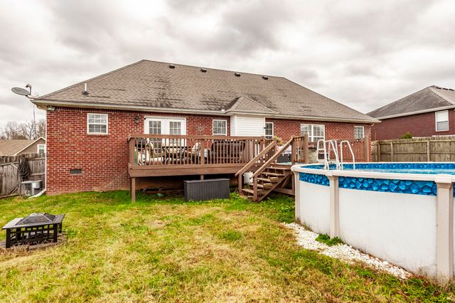 446 Robins Trl, Westmoreland, TN 37186
