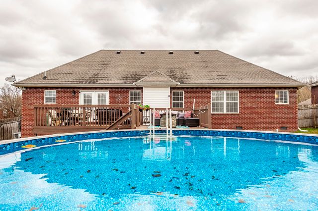 446 Robins Trl, Westmoreland, TN 37186