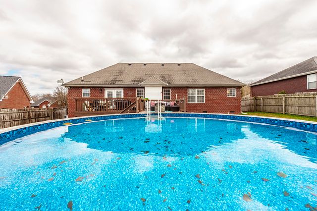 446 Robins Trl, Westmoreland, TN 37186