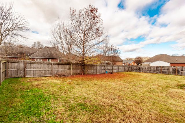 446 Robins Trl, Westmoreland, TN 37186
