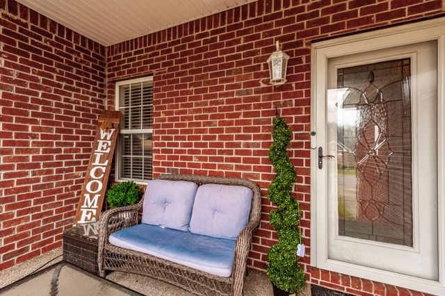 446 Robins Trl, Westmoreland, TN 37186