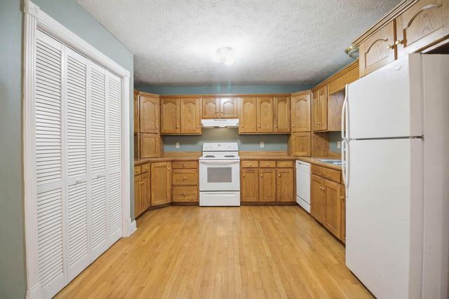 158 Pine Grove School Road, London, KY 40744