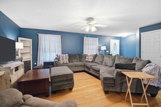 158 Pine Grove School Road, London, KY 40744
