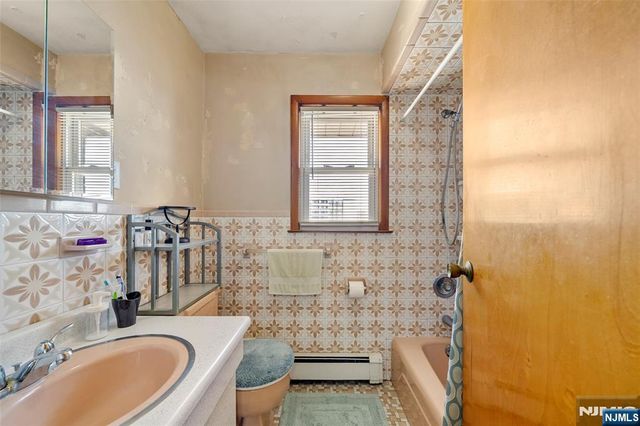 452 Commercial Avenue, Cliffside Park, NJ 07010