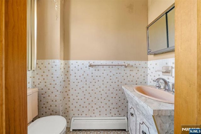 452 Commercial Avenue, Cliffside Park, NJ 07010