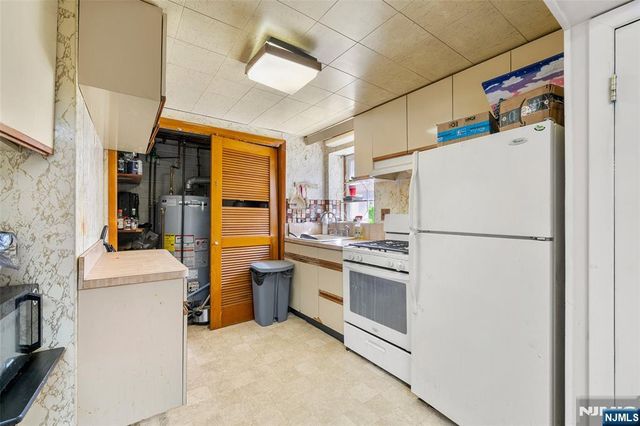 452 Commercial Avenue, Cliffside Park, NJ 07010