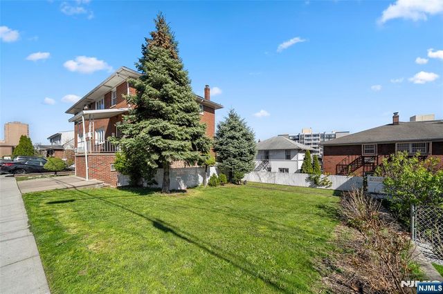 452 Commercial Avenue, Cliffside Park, NJ 07010