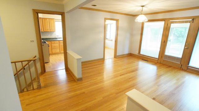 459 HIGHCREST Drive, Wilmette, IL 60091