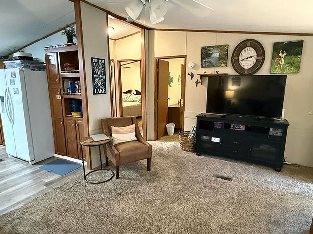 65 S Lake Drive, Burnside, KY 42519