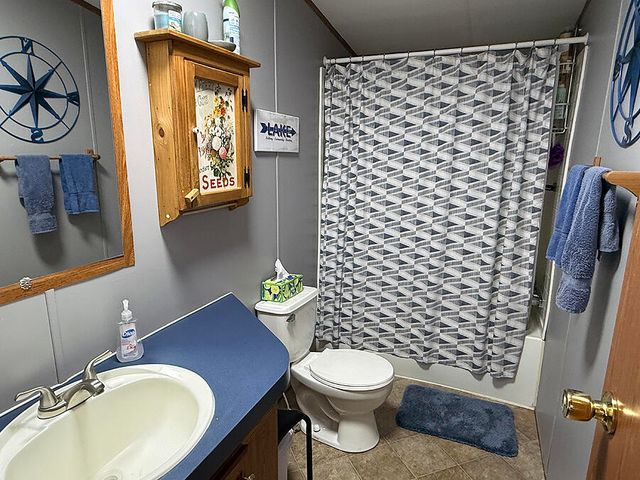 65 S Lake Drive, Burnside, KY 42519