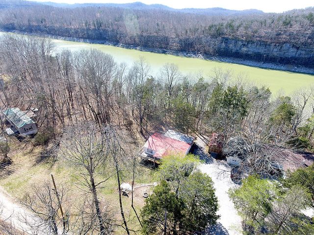 65 S Lake Drive, Burnside, KY 42519