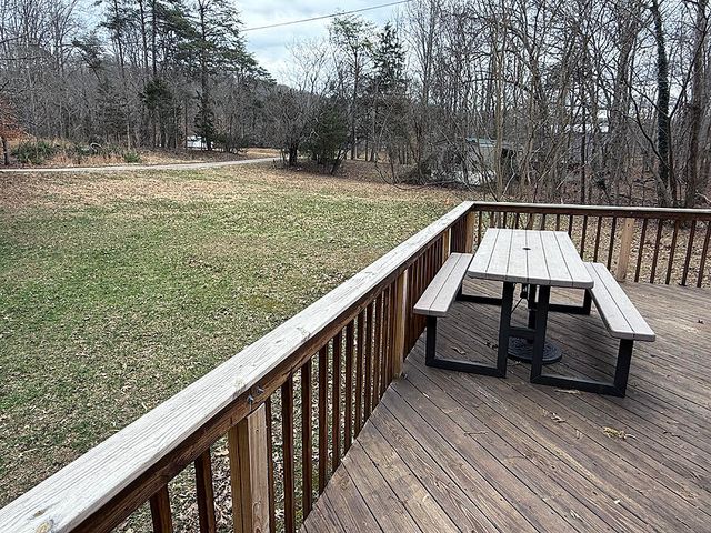 65 S Lake Drive, Burnside, KY 42519