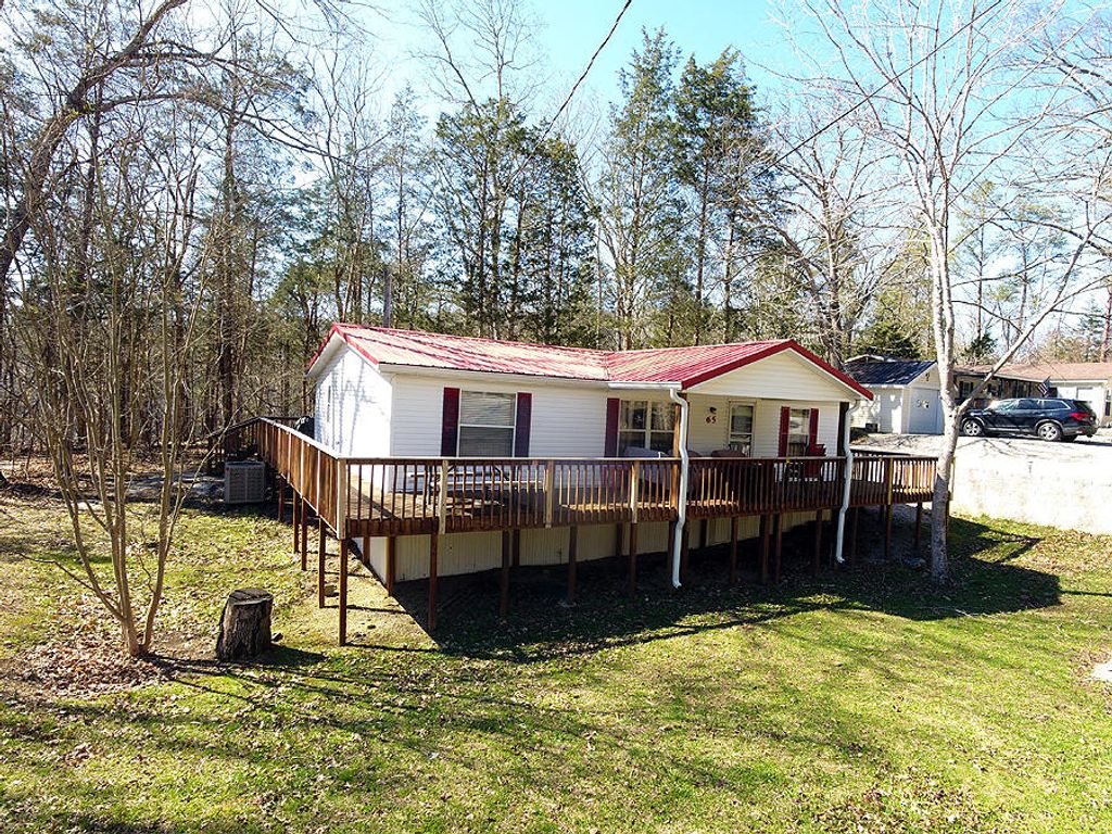 65 S Lake Drive, Burnside, KY 42519