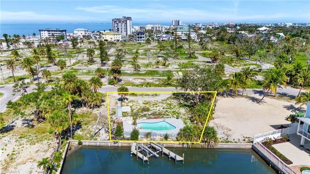 180 Donora BLVD, Fort Myers Beach, FL 33931