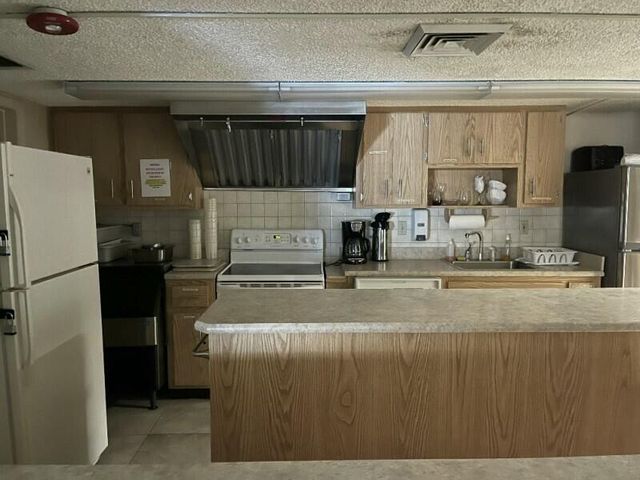 28 Lake Vista Trl Apt 104, Port St Lucie, FL 34952