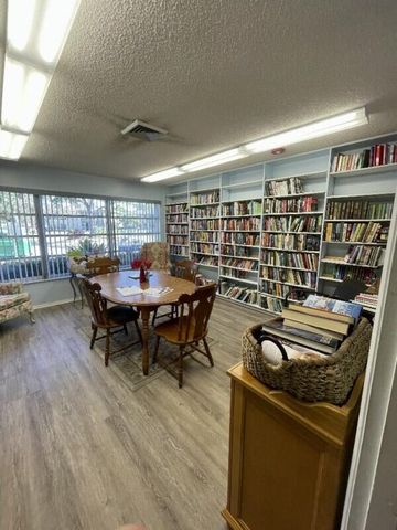 28 Lake Vista Trl Apt 104, Port St Lucie, FL 34952