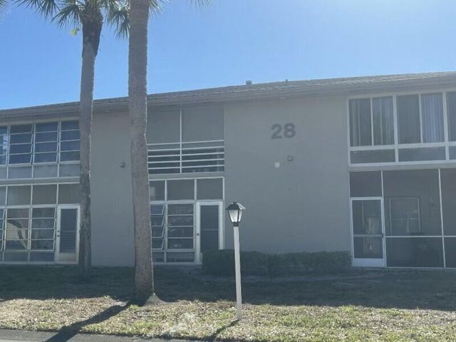 28 Lake Vista Trl Apt 104, Port St Lucie, FL 34952