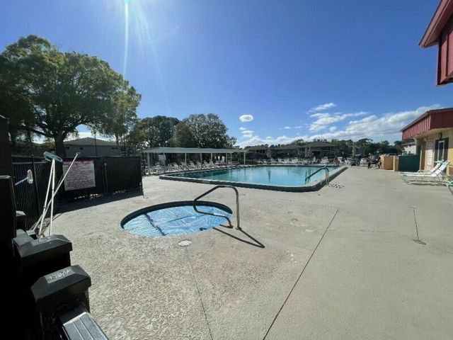 28 Lake Vista Trl Apt 104, Port St Lucie, FL 34952