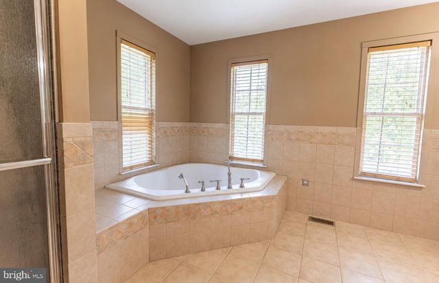 3 MACKENZIE CT, Sewell, NJ 08080