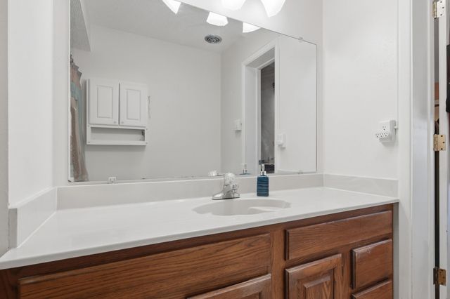 1353 Rio Rancho Boulevard SE APT A, Rio Rancho, NM 87124