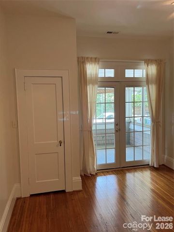 2114 Crescent Avenue, Charlotte, NC 28207