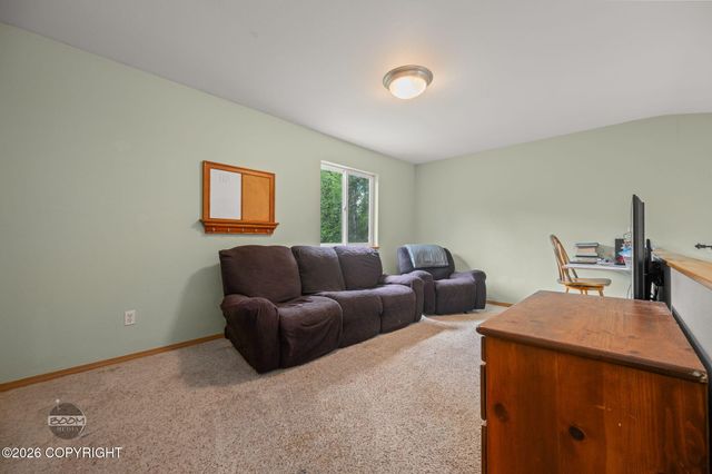 647 N Tara Street, Houston, AK 99694