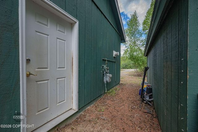 647 N Tara Street, Houston, AK 99694