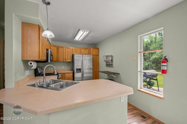 647 N Tara Street, Houston, AK 99694