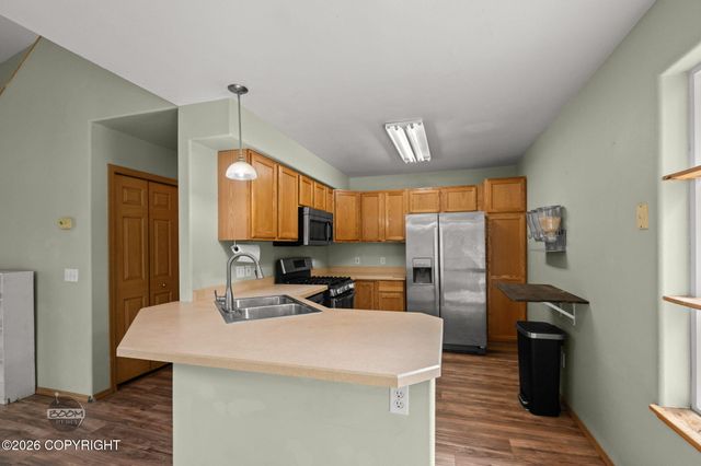 647 N Tara Street, Houston, AK 99694