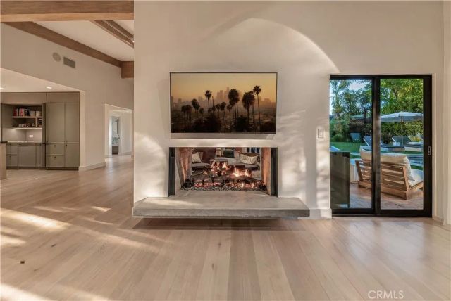 18837 Paseo Nuevo, Tarzana, CA 91356